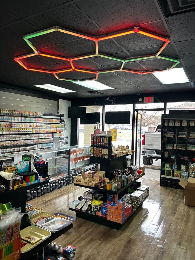 4820 University Dr, Huntsville, AL 35816 - Unit Unit 1 - - Interior Photo - Image 1 of 3