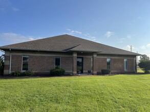 1178 Fremont Ct, Elkhart, IN for lease Building Photo- Image 1 of 55