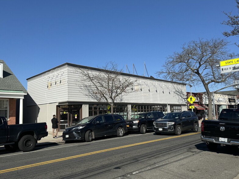 101 Main St, Sayville, NY for lease - Building Photo - Image 1 of 25