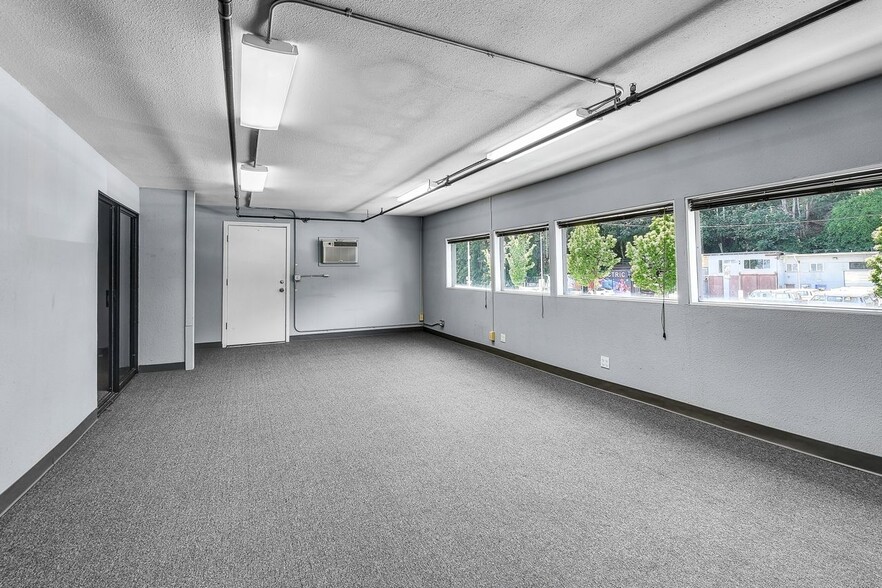 2520 Westlake Ave N, Seattle, WA for lease - Interior Photo - Image 2 of 15
