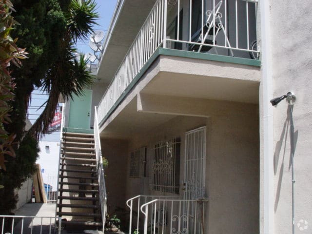 6147 Alcott St, Los Angeles, CA for sale - Building Photo - Image 3 of 8