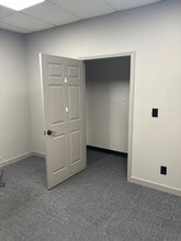 475-477 Haywood Rd, Greenville, SC for lease Interior Photo- Image 2 of 5