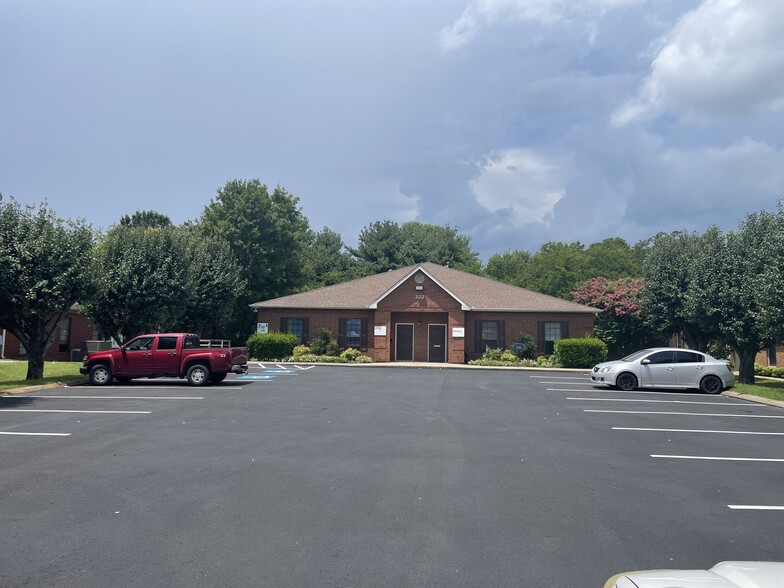 222 Heritage Park Dr, Murfreesboro, TN for sale - Building Photo - Image 1 of 1