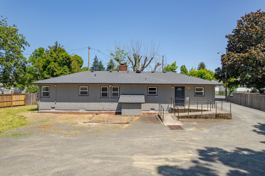 1660 River Rd, Eugene, OR for sale - Building Photo - Image 2 of 27