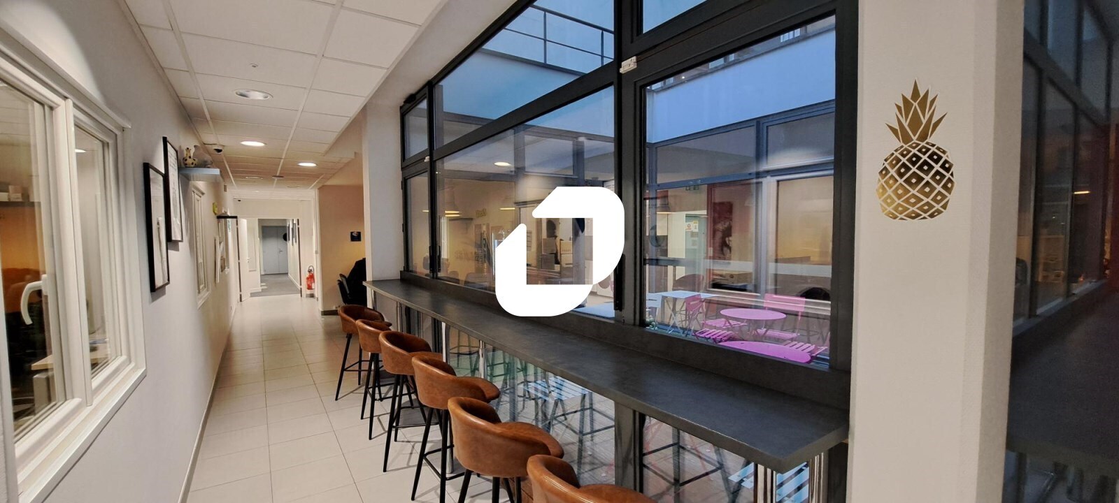 Office in Paris for lease Interior Photo- Image 1 of 9