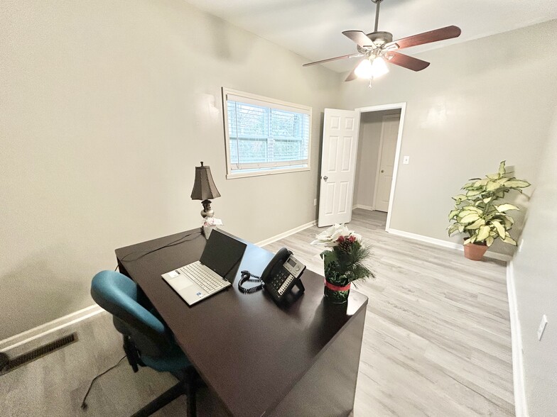 101 W Campbellton St, Fairburn, GA for lease - Interior Photo - Image 1 of 3