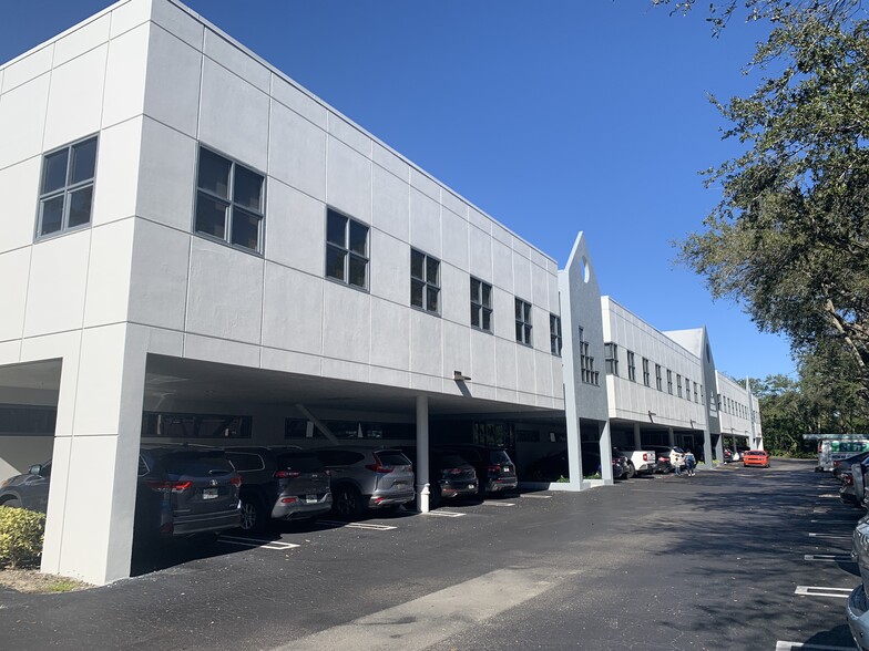 3365 Burns Rd, Palm Beach Gardens, FL for lease - Building Photo - Image 2 of 6