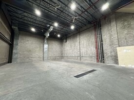 Maspeth Warehouse For Lease - Warehouse