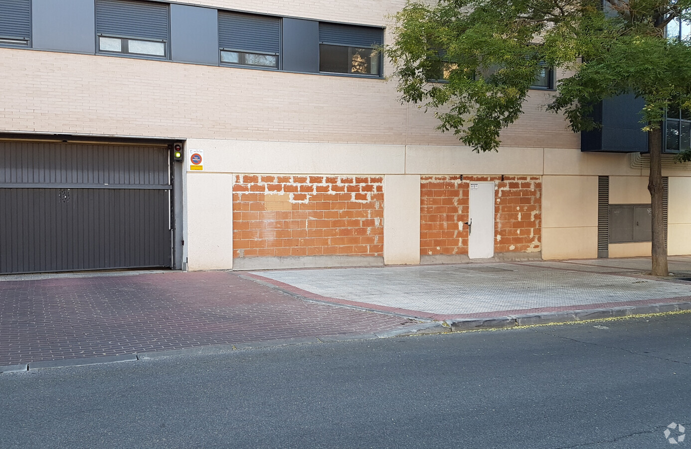 Calle Río Guadiana, 2, Torrejón De Ardoz, MAD 28850 - Unit Puerta E, Esc. 1 -  - Interior Photo - Image 1 of 1