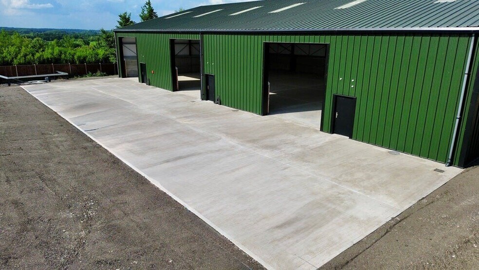 Unit A, Godington Buildings, Bicester for lease - Building Photo - Image 3 of 8