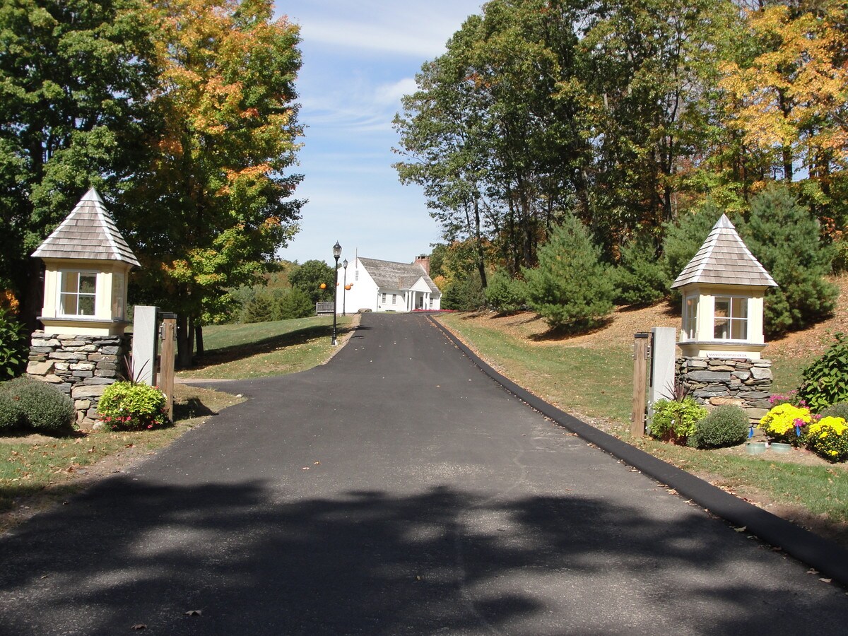 359 Mountain Rd, Somers, CT 06071