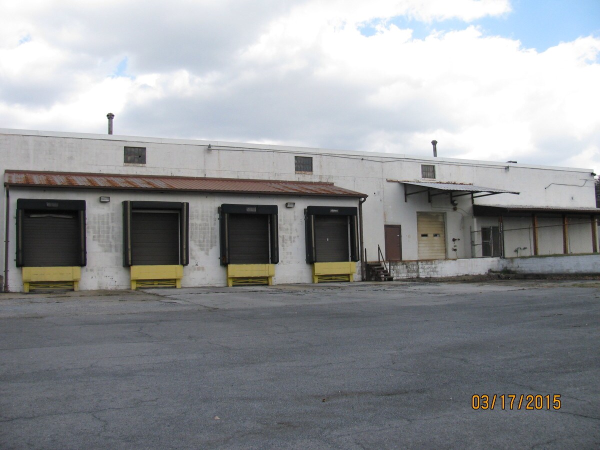 2453 Sherwood Rd, Kingsport, TN 37664