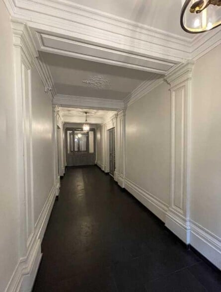 Office in Paris for sale - Building Photo - Image 2 of 15