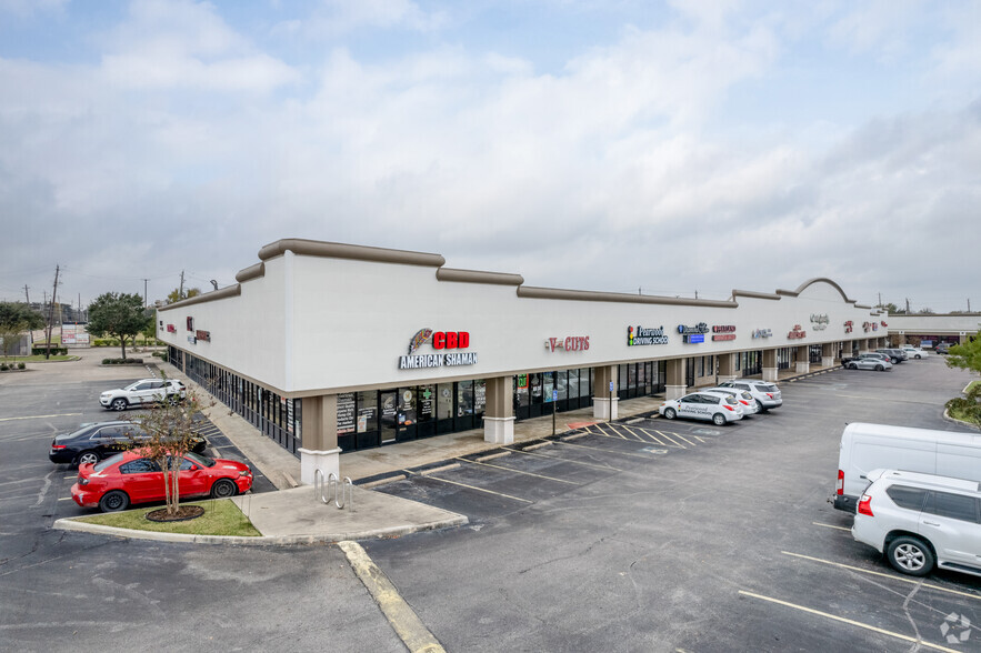 2514-2550 E Broadway St, Pearland, TX for lease - Building Photo - Image 3 of 6