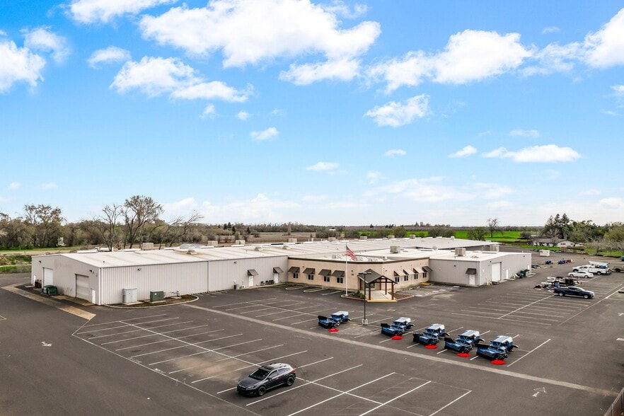 100 Loren Ave, Chico, CA for lease - Building Photo - Image 1 of 7