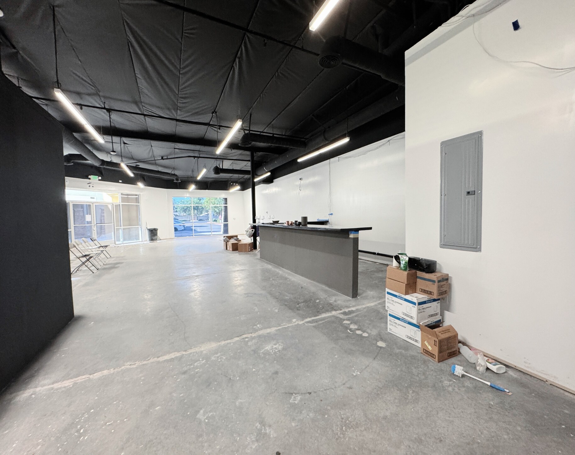 4045 W Figarden Dr, Fresno, CA for lease Interior Photo- Image 1 of 1