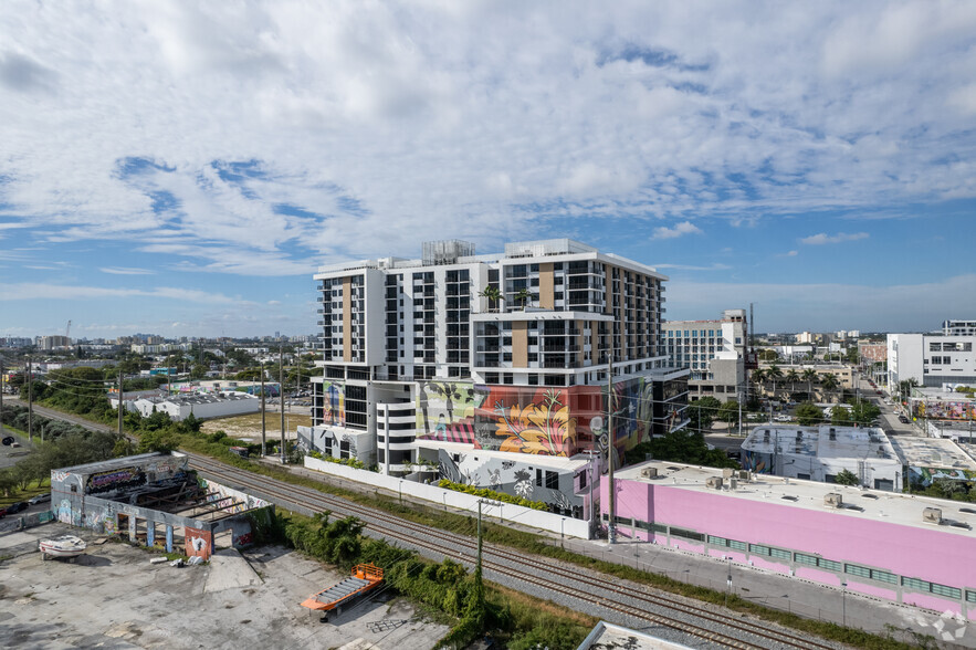 2221 N Miami Ave, Miami, FL for lease - Building Photo - Image 3 of 20