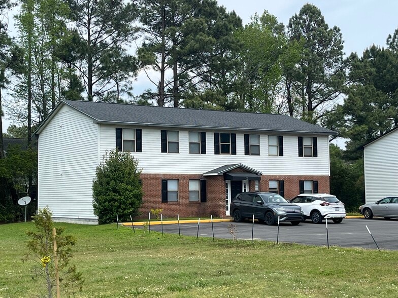 16 unit portfolio of 4 properties for sale on LoopNet.com - Building Photo - Image 2 of 9