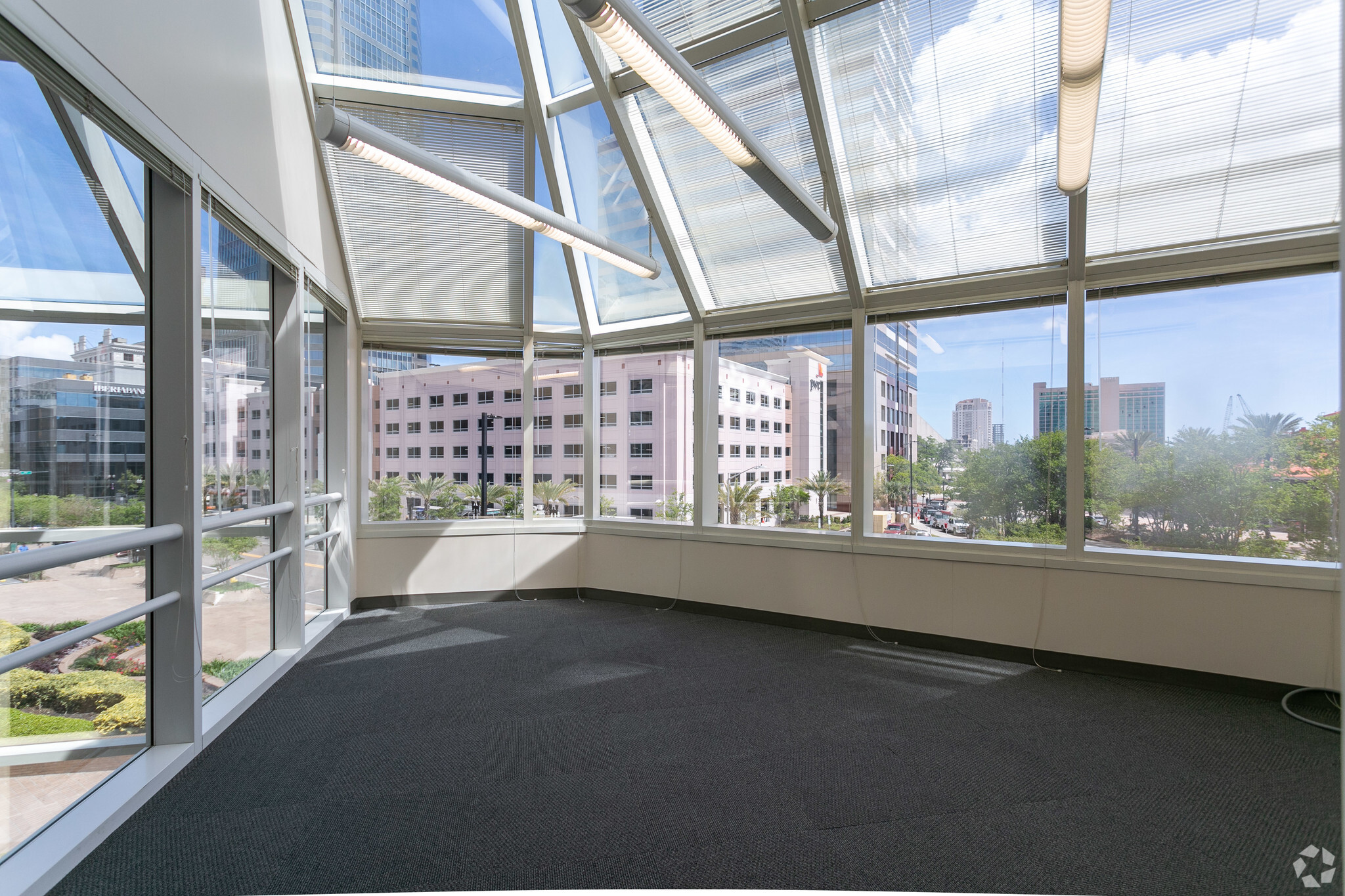 225 Water St, Jacksonville, FL for lease Interior Photo- Image 1 of 4