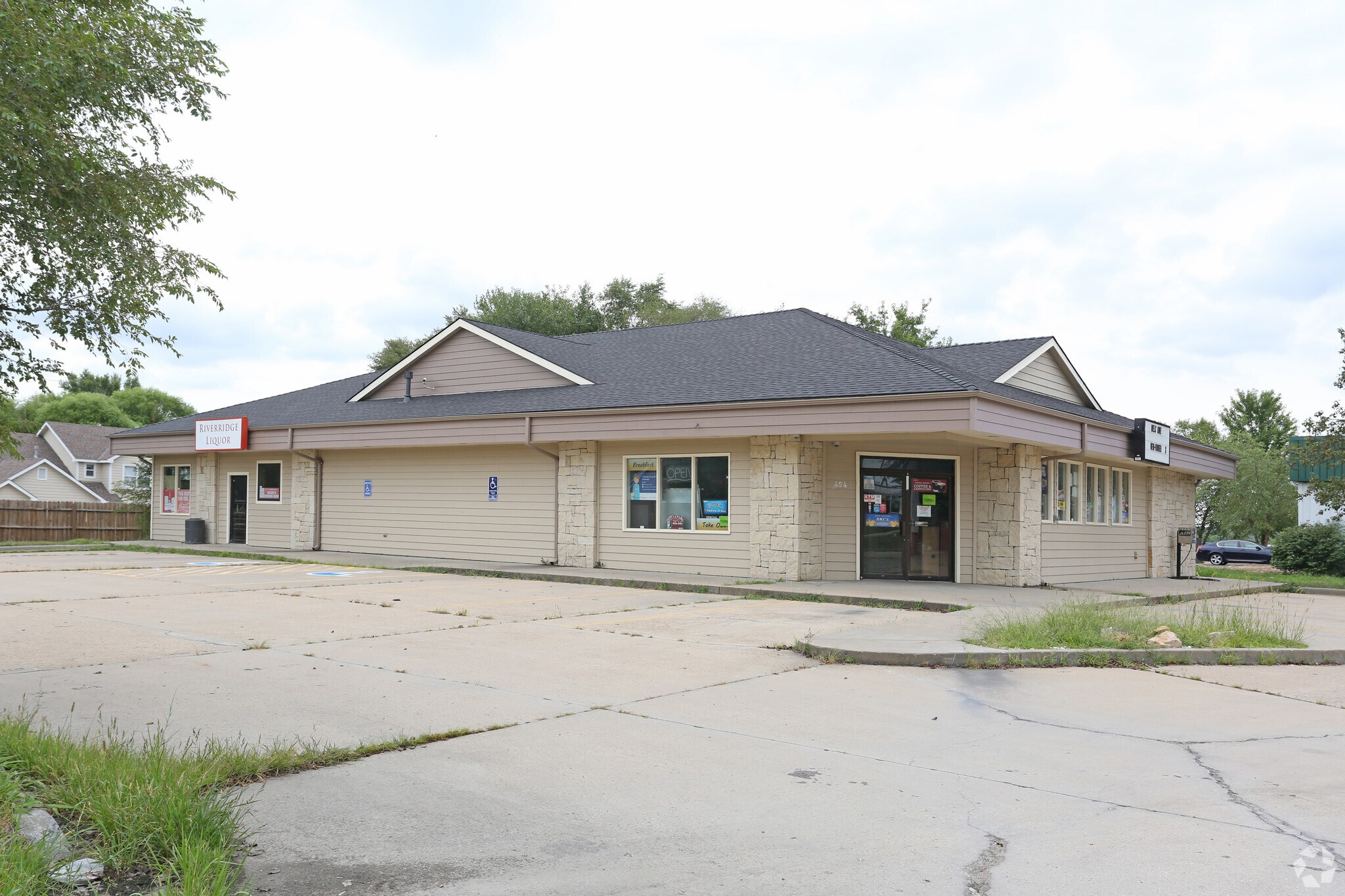 454 N Iowa St, Lawrence, KS for sale Primary Photo- Image 1 of 1