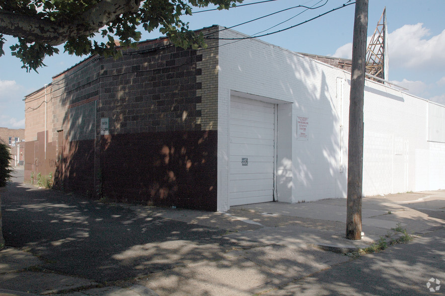 7126 Frankford Ave, Philadelphia, PA for lease - Building Photo - Image 3 of 6