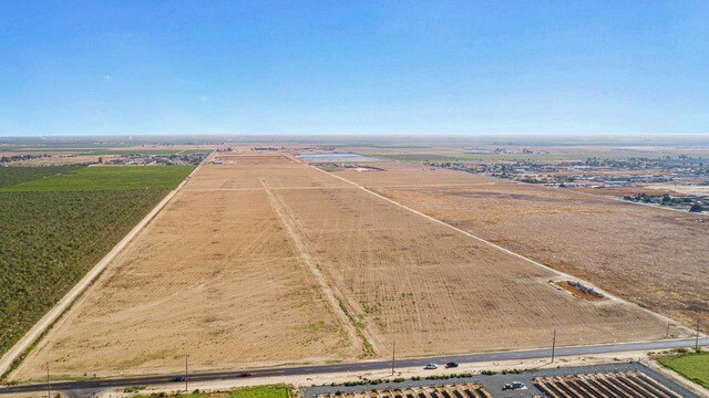 County Line Road, Delano, CA for sale - Primary Photo - Image 1 of 1