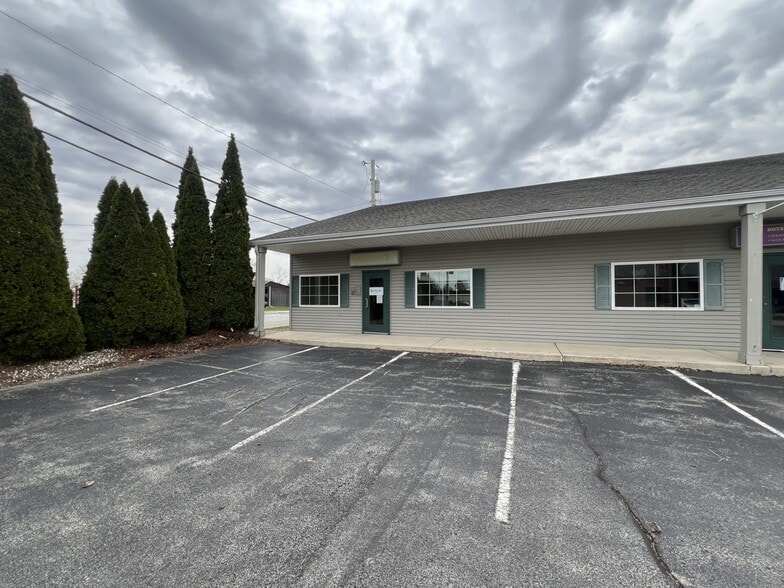 225 N Main St, North Webster, IN for sale - Building Photo - Image 1 of 1