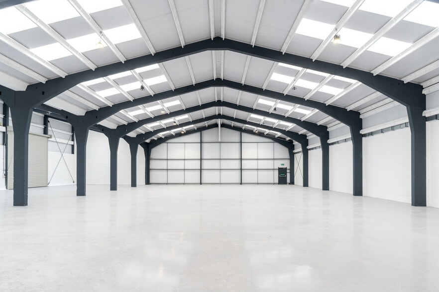 6 Wharf Ln, Basildon for lease - Interior Photo - Image 2 of 3