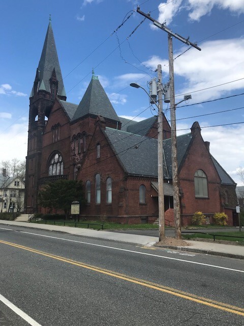 474 Pleasant St, Holyoke, MA for sale Primary Photo- Image 1 of 1