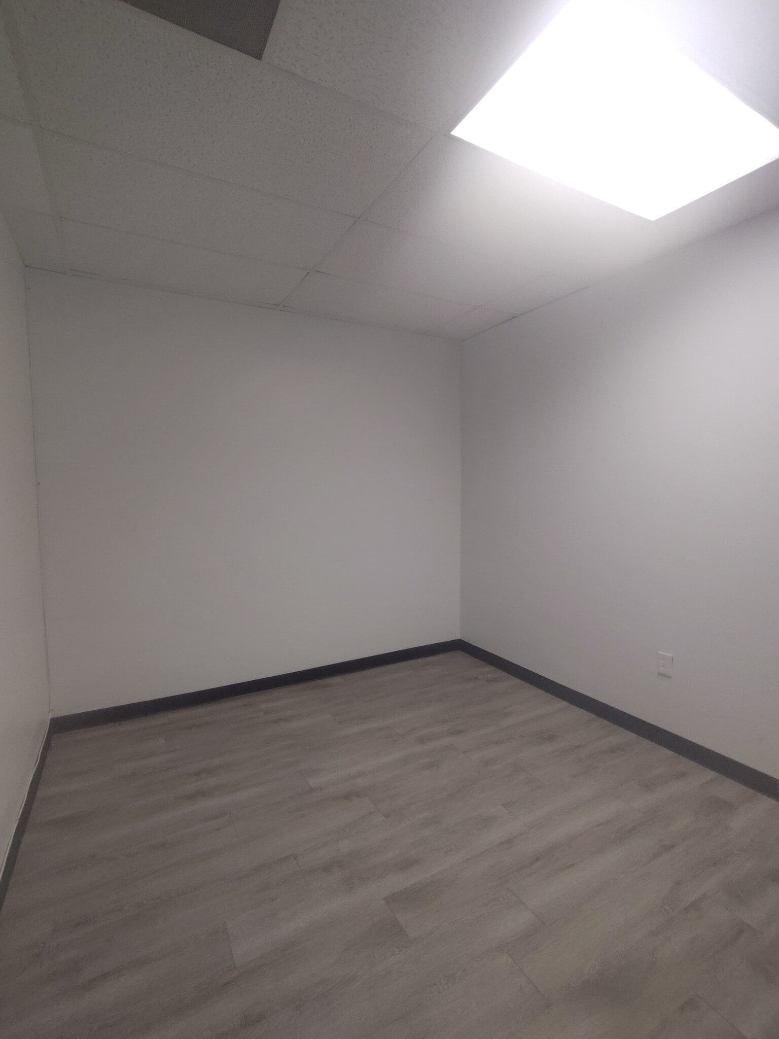 3455 N Desert Dr, East Point, GA for lease Interior Photo- Image 1 of 1