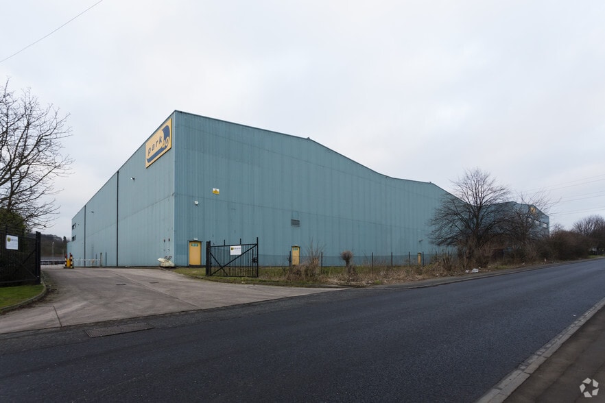 Flanshaw Way, Wakefield for sale - Primary Photo - Image 1 of 1