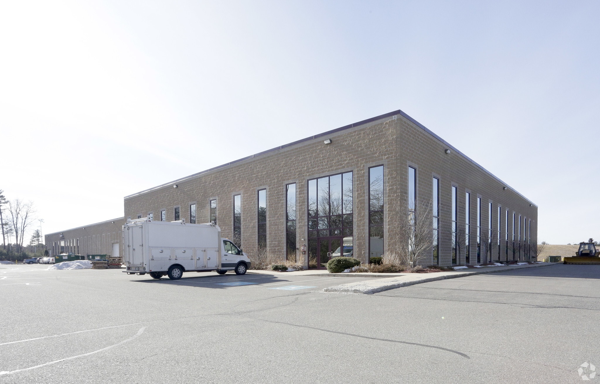 56 Kendall Pond Rd, Derry, NH for sale Primary Photo- Image 1 of 1