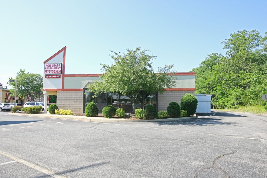 224 Route 37 E, Toms River, NJ for lease - Building Photo - Image 2 of 3