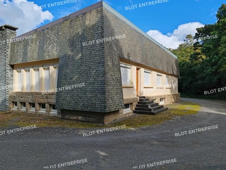 Flex in Lampaul-Guimiliau for sale - Building Photo - Image 2 of 5