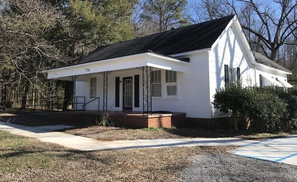 116 Center Rd SE, Cartersville, GA 30121