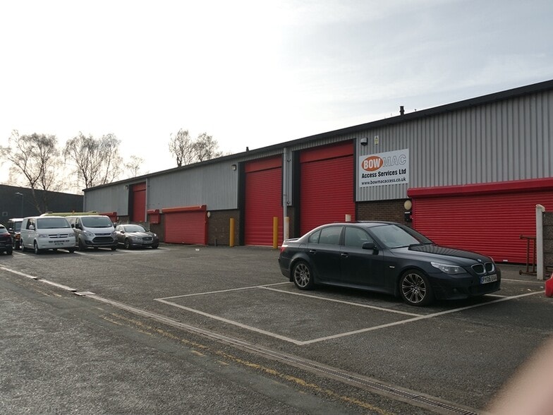 8 & 10 Grisedale Rd, Old Hall Industrial Estate Road, Wirral for lease - Building Photo - Image 1 of 6