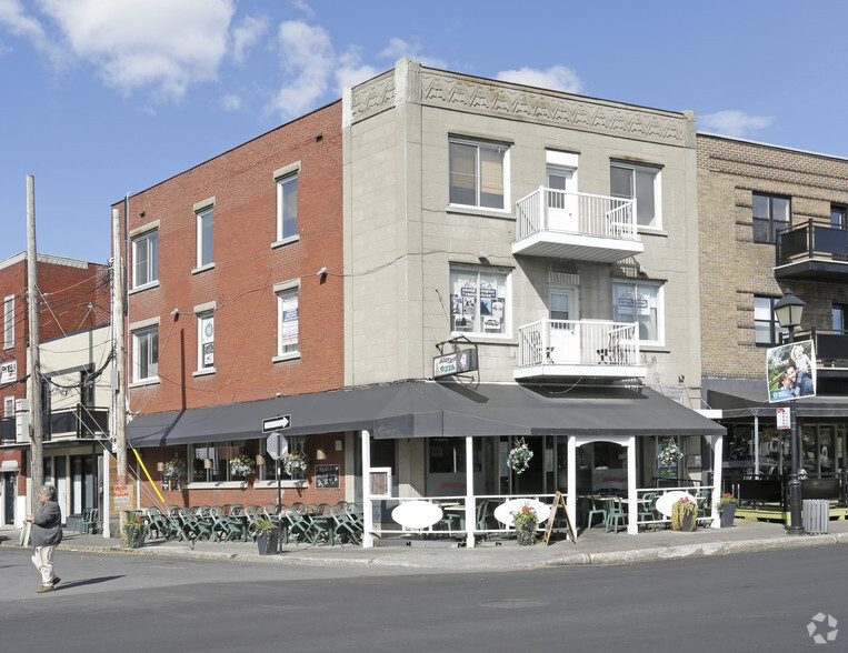 321 Rue Saint-Charles O, Longueuil, QC for lease - Primary Photo - Image 1 of 2