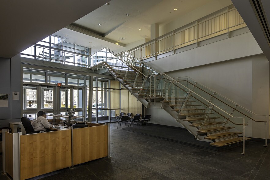 100 Technology Dr, Pittsburgh, PA for lease - Interior Photo - Image 2 of 5