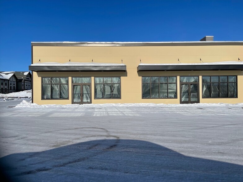 301 N Santa Claus Ln, North Pole, AK for lease - Building Photo - Image 3 of 9