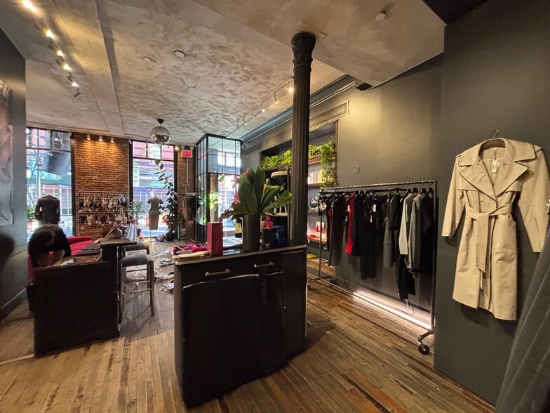 374 Broome St, New York, NY for lease - Building Photo - Image 2 of 9