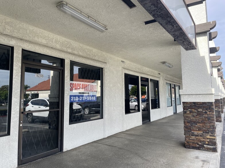 18200-18216 S Western Ave, Gardena, CA for lease - Building Photo - Image 2 of 10