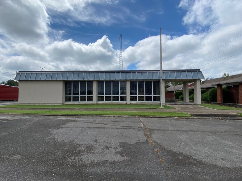 2216 Gloster Street, Tupelo, MS for sale - Primary Photo - Image 1 of 1