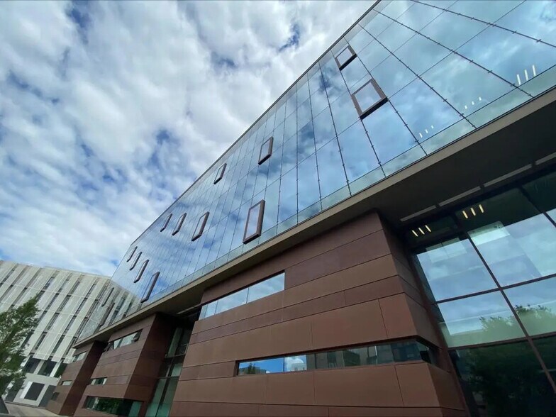 Office in Saint-Jacques-de-la-Lande for lease - Building Photo - Image 2 of 14