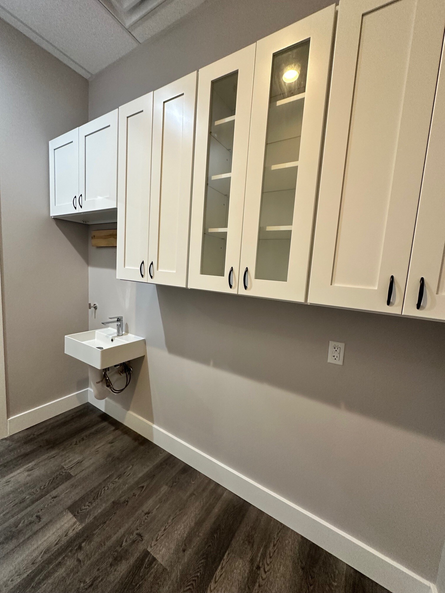 Belmont Ridge Rd, Ashburn, VA for lease Interior Photo- Image 1 of 5