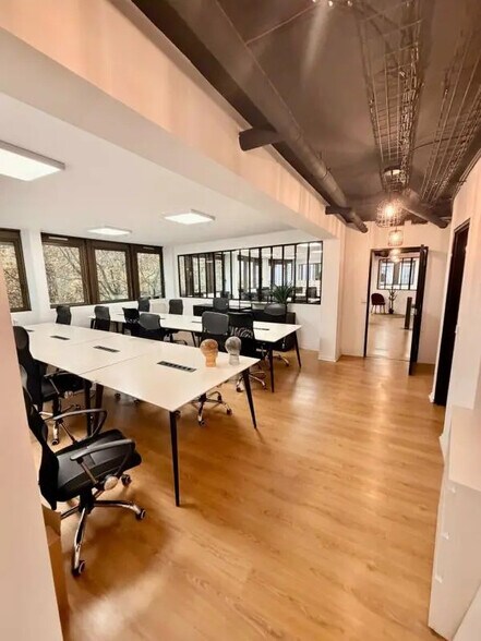 Office in Paris for lease - Interior Photo - Image 3 of 11