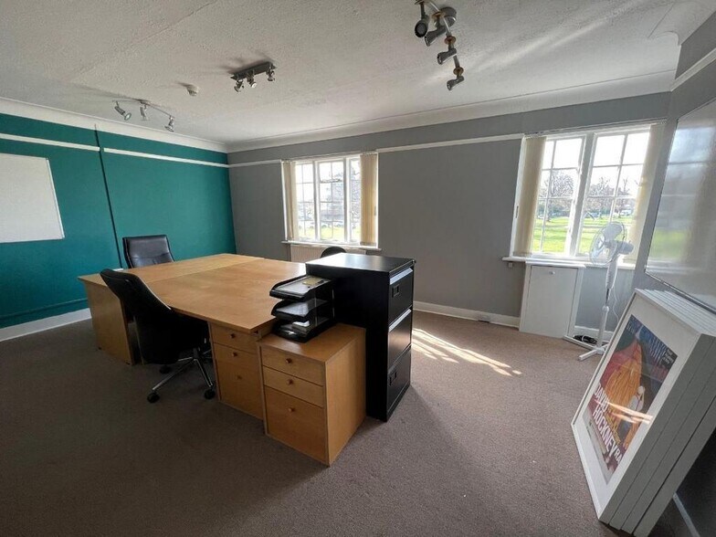 Upper Ham Rd, Richmond for lease - Building Photo - Image 3 of 13