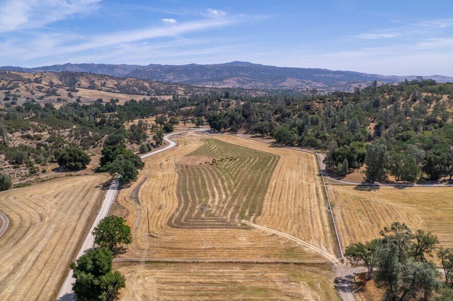 82980 White Rd, Parkfield, CA 93451