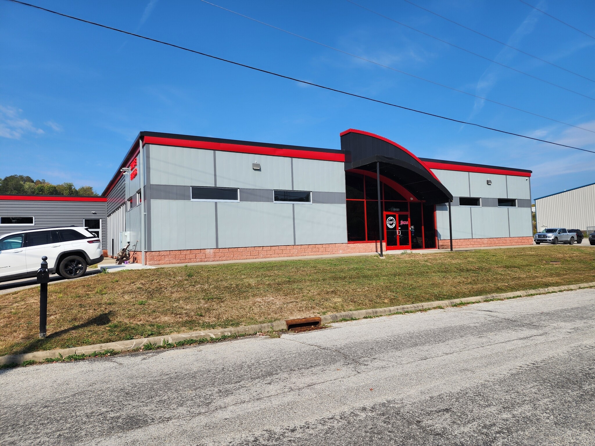 68120 Tinmar Dr, Saint Clairsville, OH for lease Interior Photo- Image 1 of 10