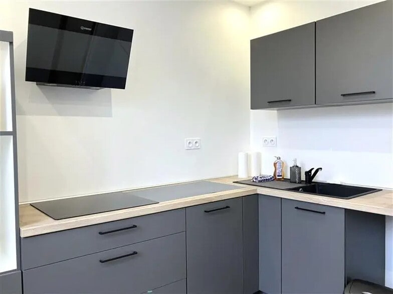 Office in Saint-Florent-sur-Cher for lease - Interior Photo - Image 3 of 3