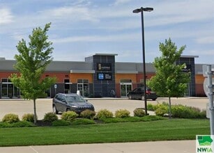 211 Sioux Point Rd, Dakota Dunes, SD for lease Building Photo- Image 1 of 10